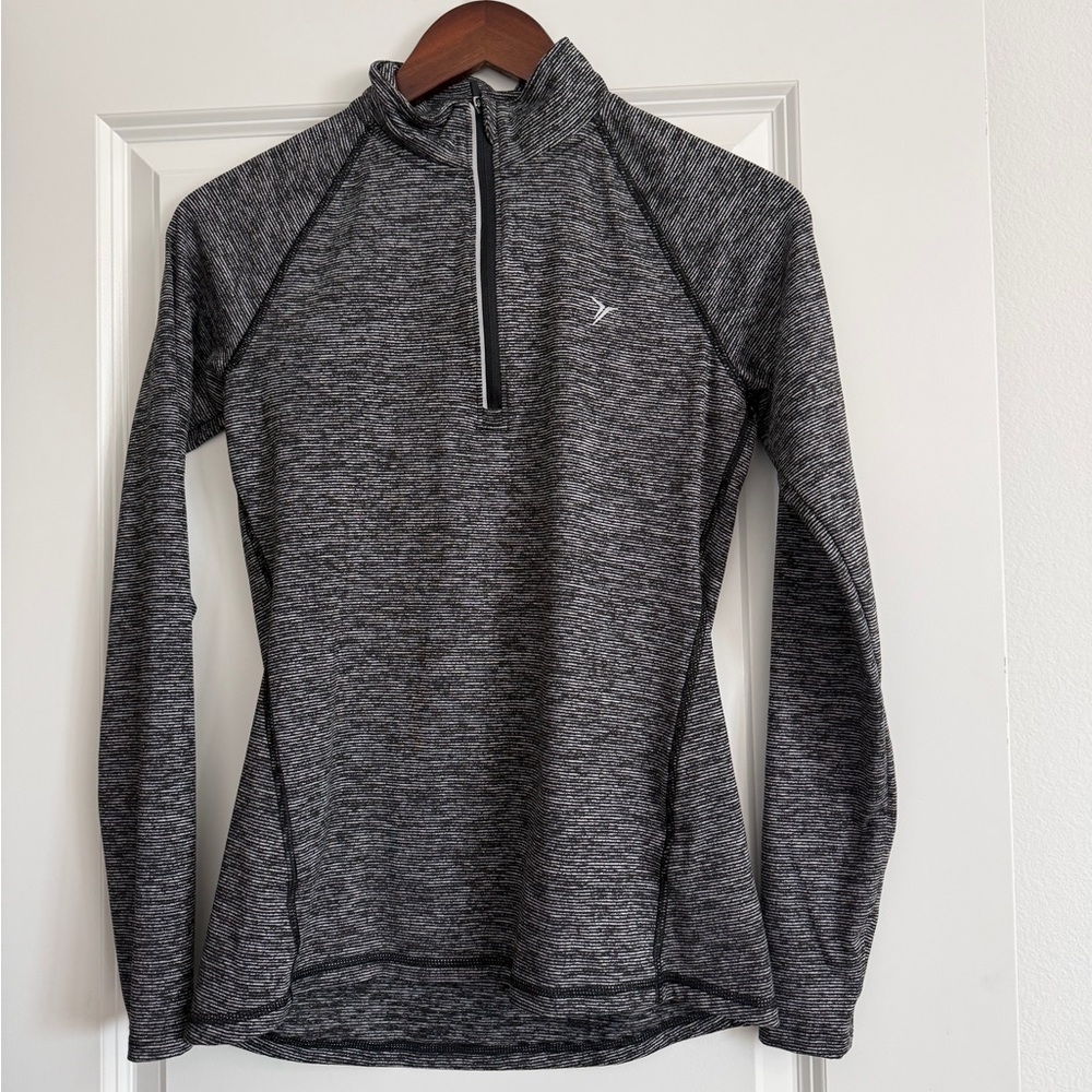 Old Navy Active Go-Dry Quarter-Zip Long Sleeve Pullover